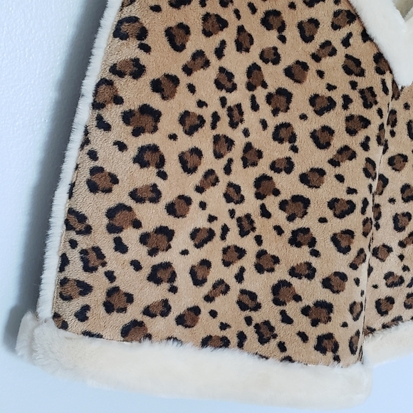 Widgeon Faux Fur Leopard Cheetah Poncho Girls L - Picture 3 of 8